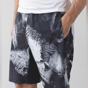 Lululemon Assert Short 9"